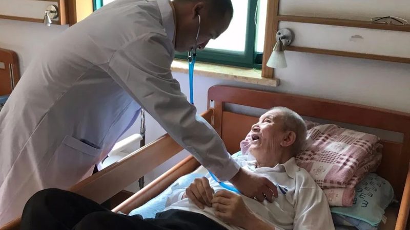 医养结合智能设备怎么选不踩坑
